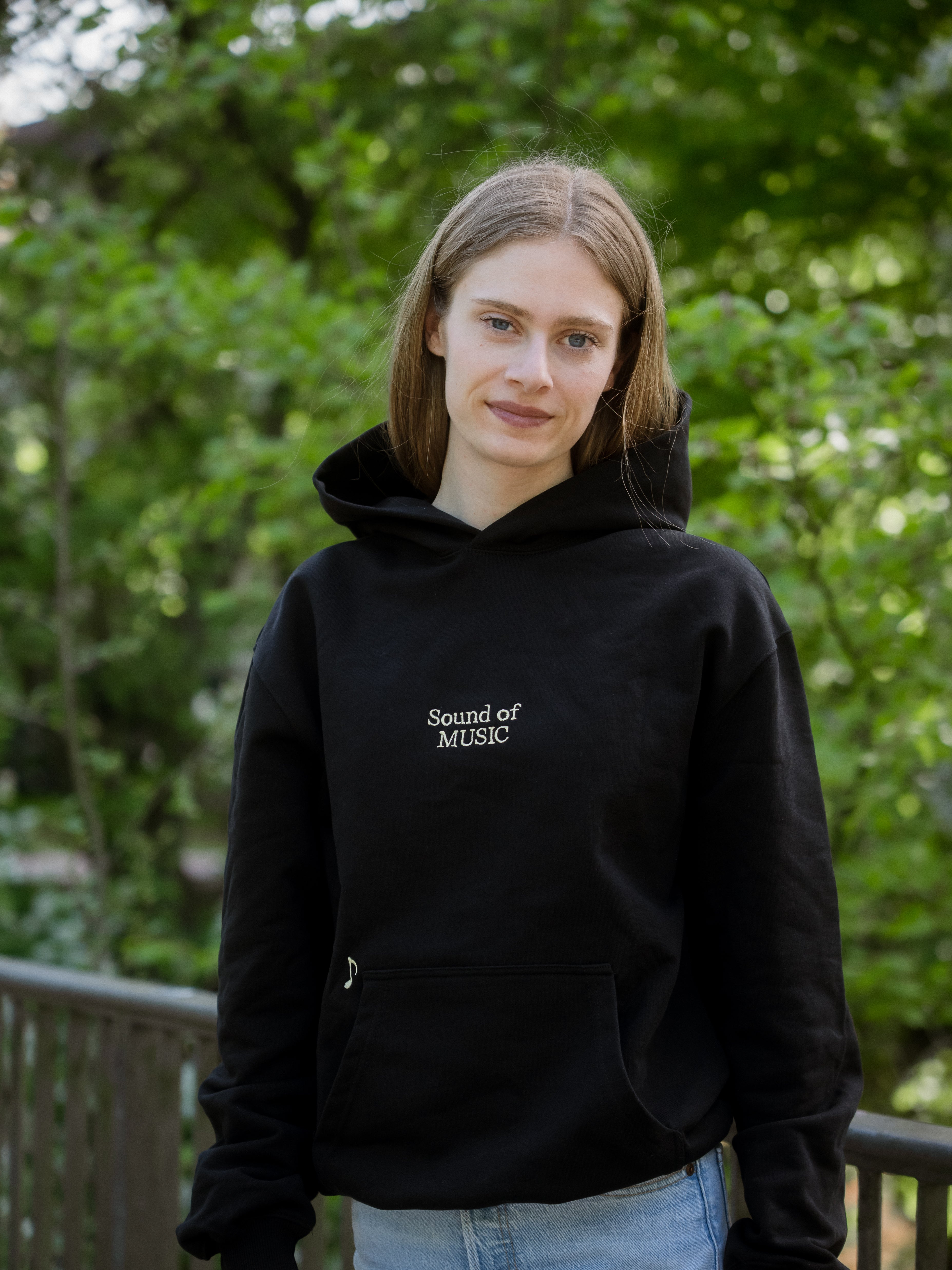 Music sounds better with YOU Heavyweight Hoodie Schwarz