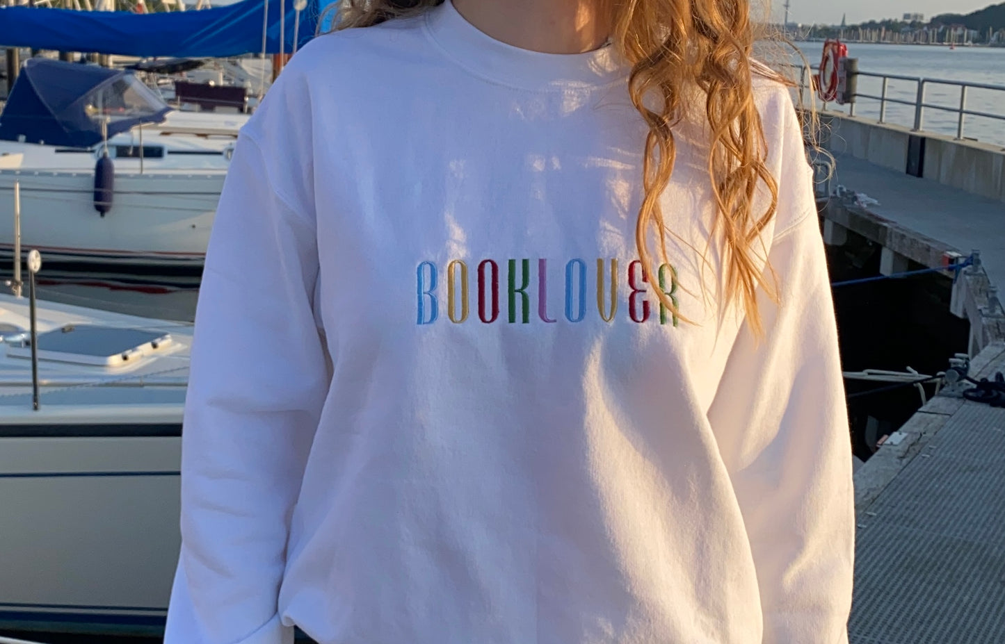 Booklover Sweatshirt | Crewneck embroidered