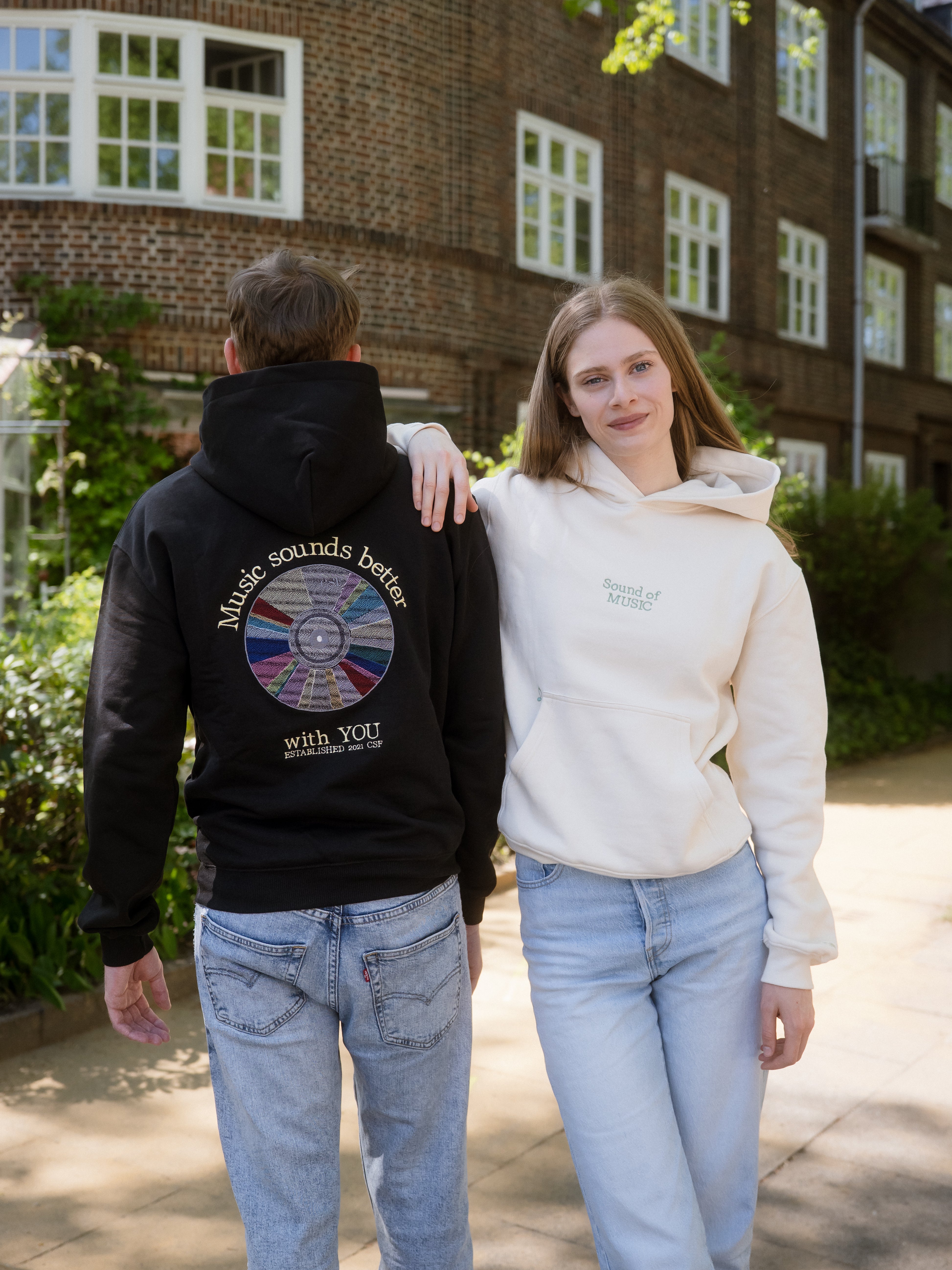 Music sounds better with YOU Heavyweight Hoodie Schwarz