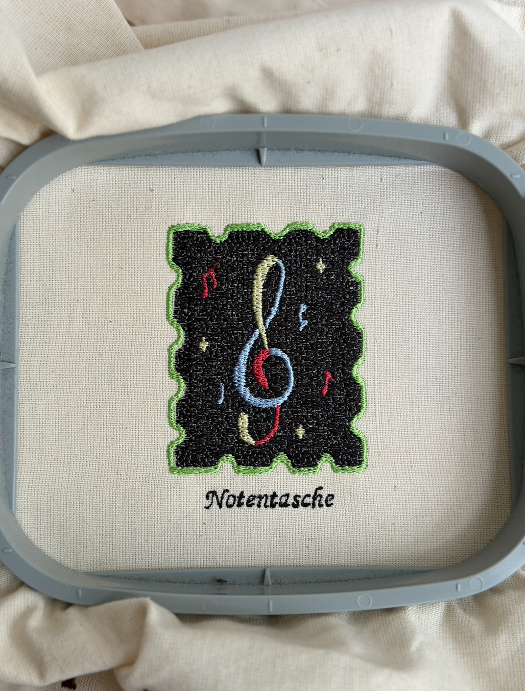 Personalisierter Musikbegleiter Jutebeutel