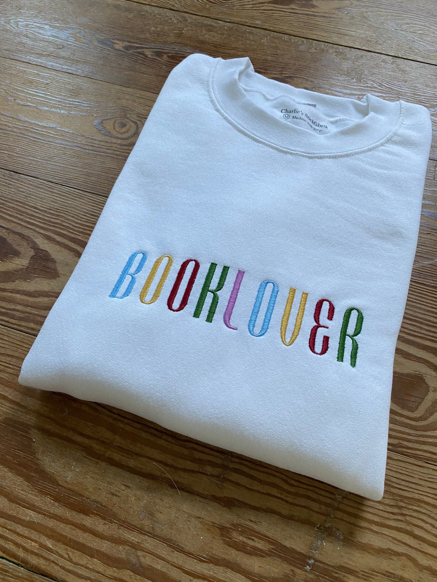 Booklover Sweatshirt | Crewneck embroidered