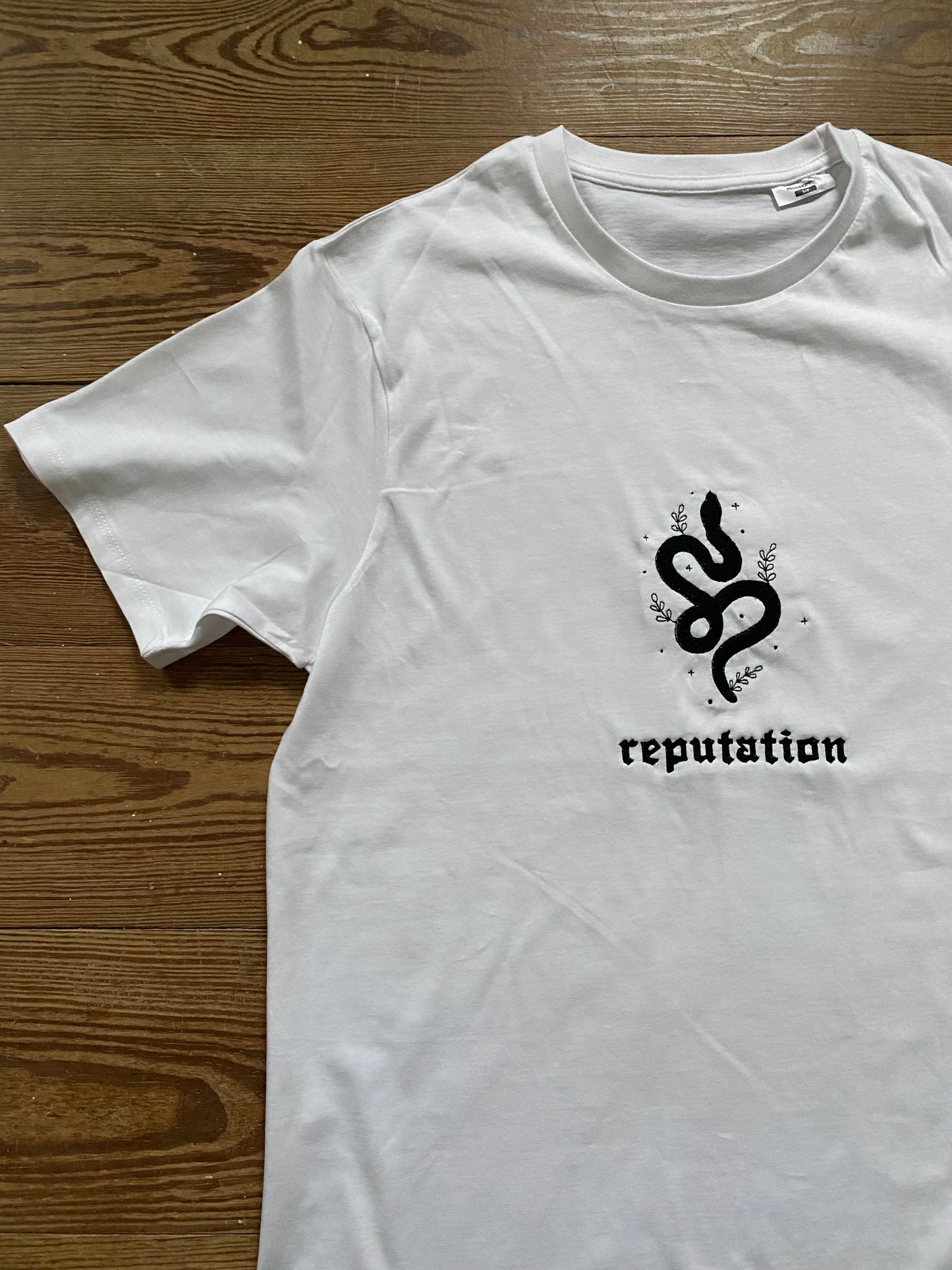 T-shirt bestickt | Reputation | Taylor Swift inspired