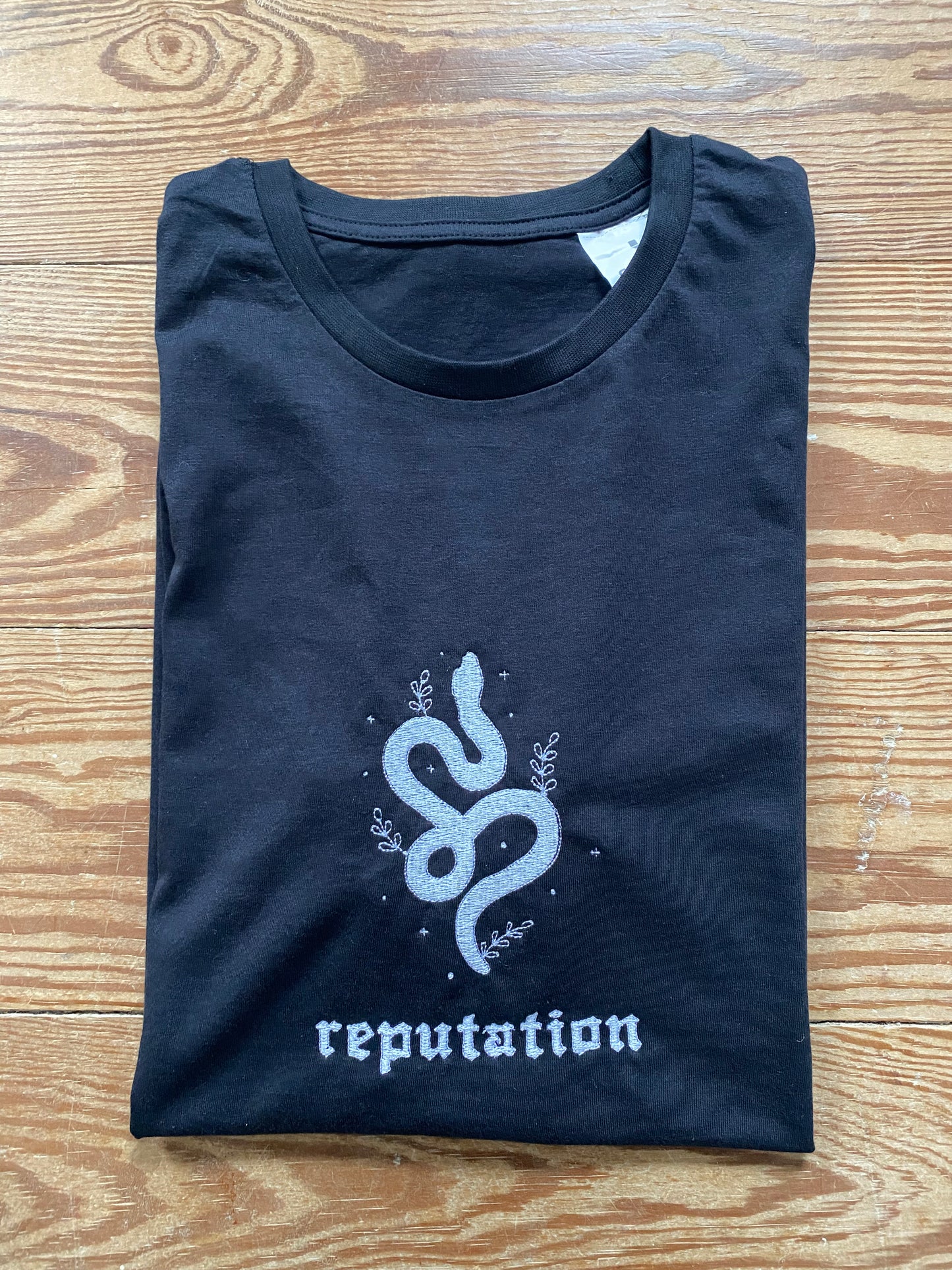 T-shirt bestickt | Reputation | Taylor Swift inspired