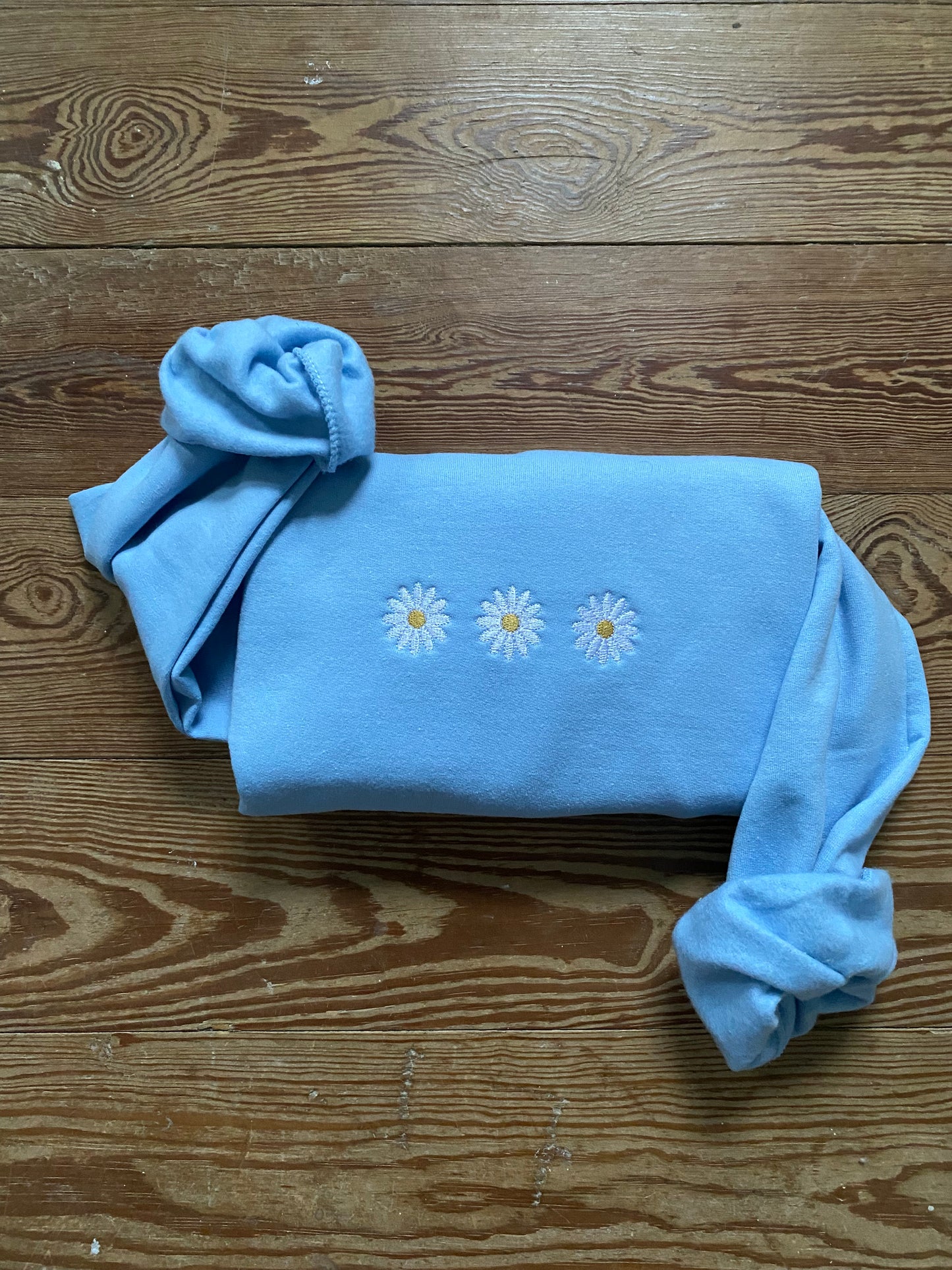 Daisy Crewneck embroidered