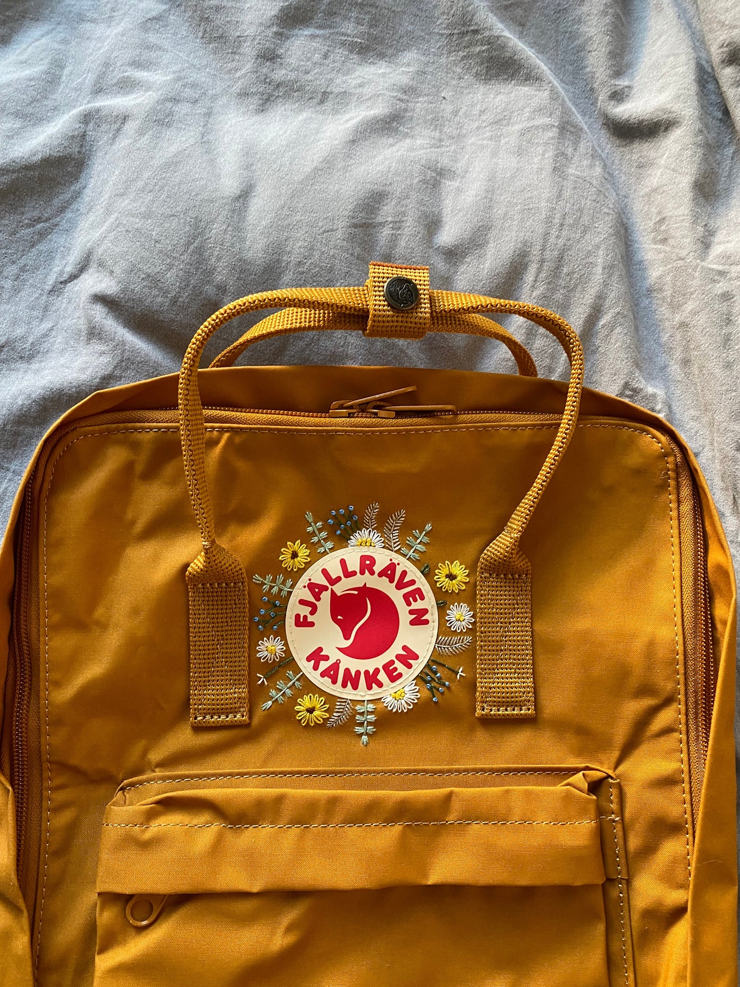 Individuell bestickter Rucksack | Fjällräven | Sonnenblumen