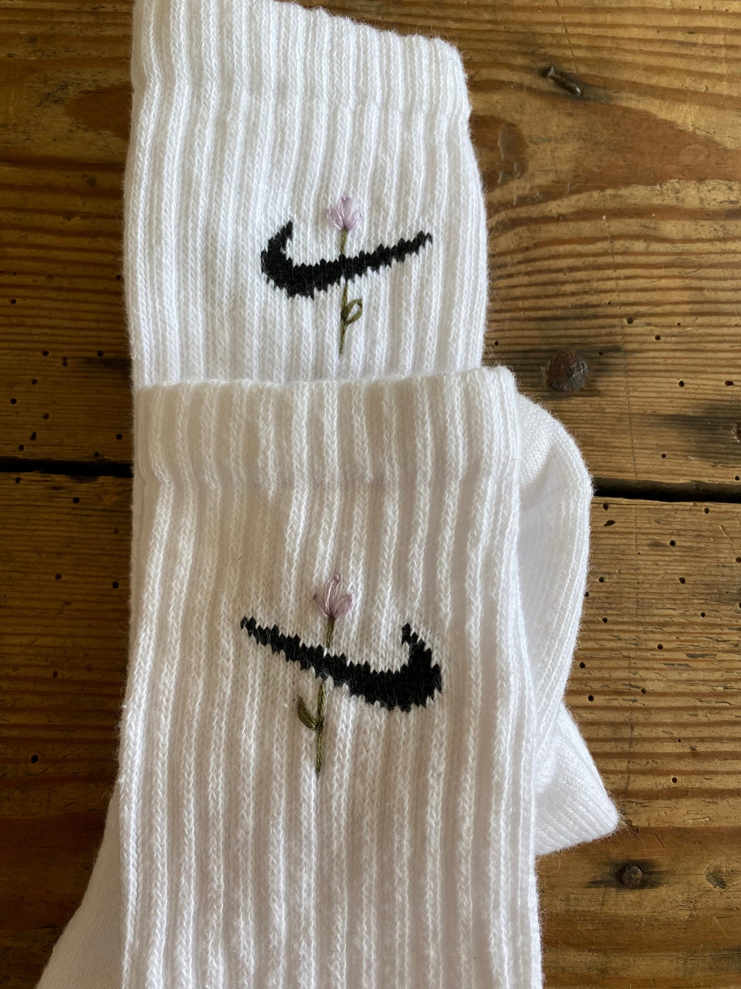 Socken bestickt | Blumen